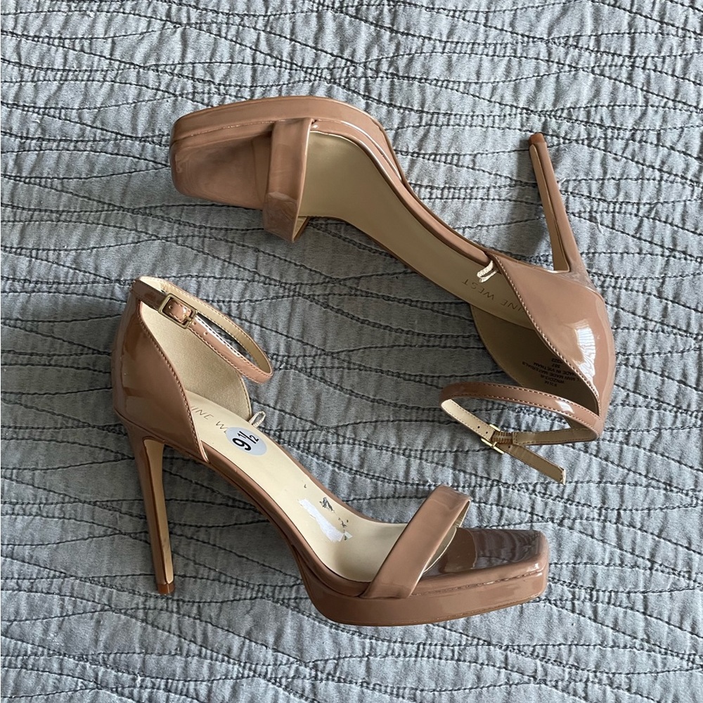 NWOT Nine West Tan Pleather Heels Size 9.5
